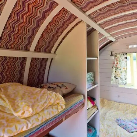 Clissmann Horse Caravans Glamping *